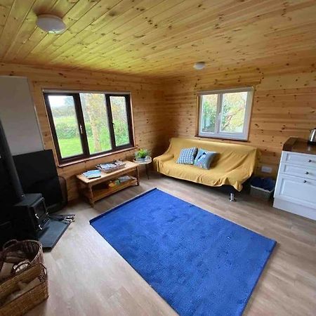 Idyllic Cornish Retreat At Puffin Lodge ヘルストン エクステリア 写真