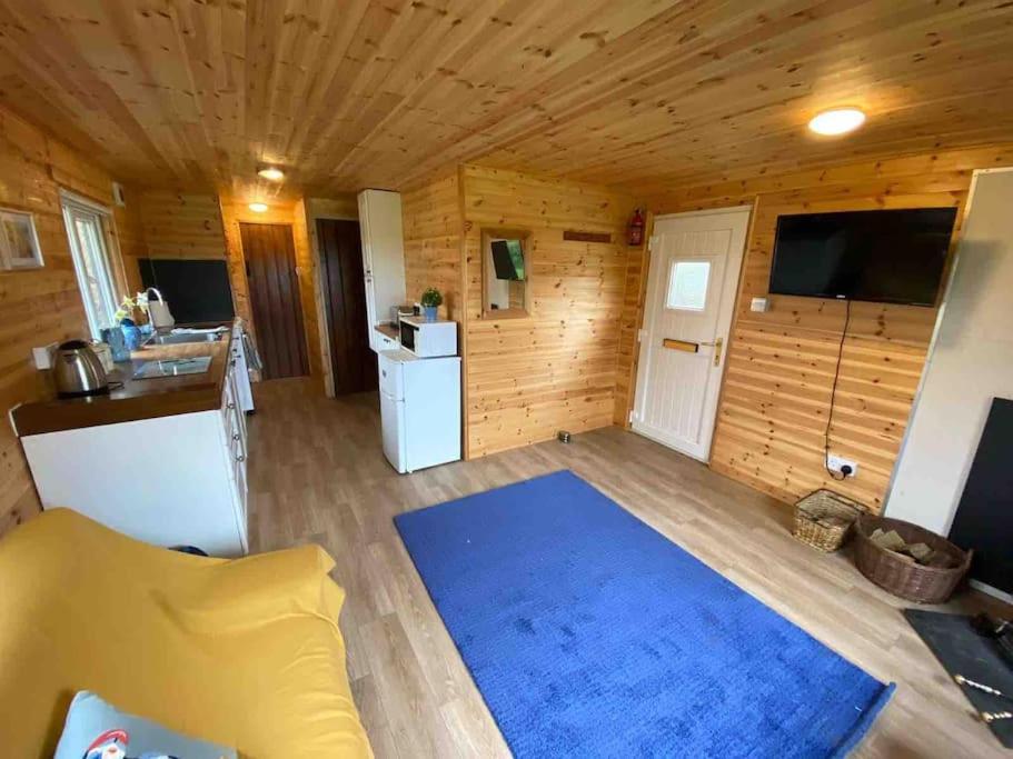 Idyllic Cornish Retreat At Puffin Lodge ヘルストン エクステリア 写真