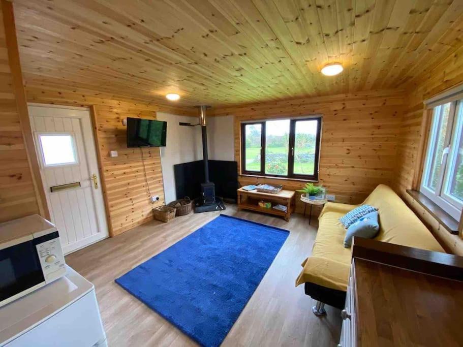 Idyllic Cornish Retreat At Puffin Lodge ヘルストン エクステリア 写真